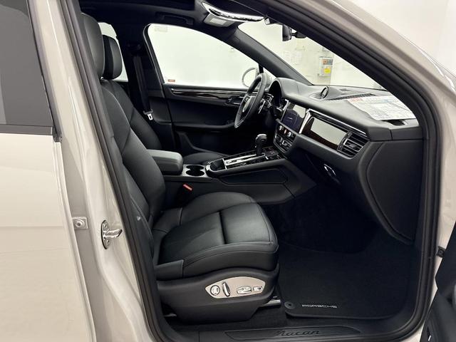 Photo of 2025 Chalk Porsche Macan