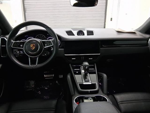 Photo of 2022 White Porsche Cayenne