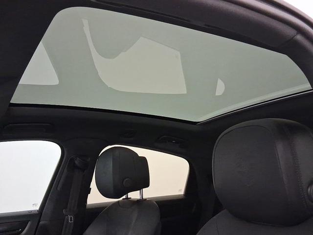 Photo of 2022 White Porsche Cayenne
