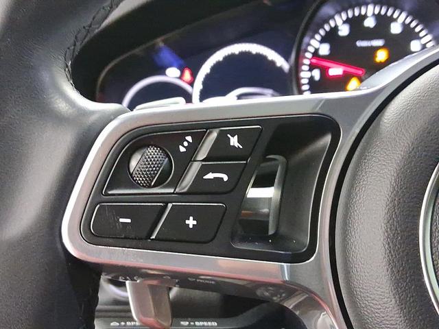 Photo of 2022 White Porsche Cayenne