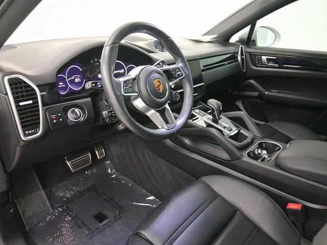 Photo of 2022 White Porsche Cayenne