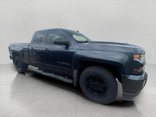 Photo of 2017 Graphite Metallic Chevrolet Silverado 1500