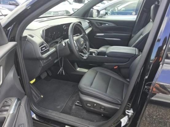 Photo of 2025 Mosaic Black Metallic Chevrolet Traverse