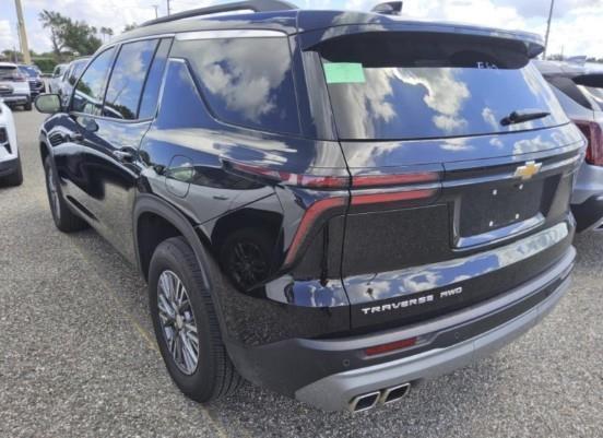 Photo of 2025 Mosaic Black Metallic Chevrolet Traverse