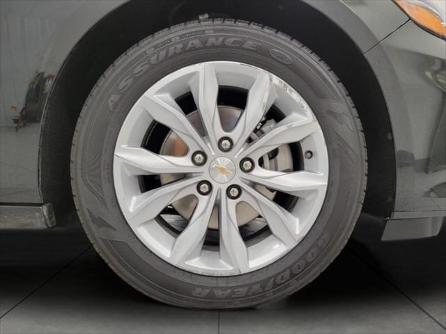 Photo of 2024 MOSAIC BLACK METALLIC Chevrolet Malibu