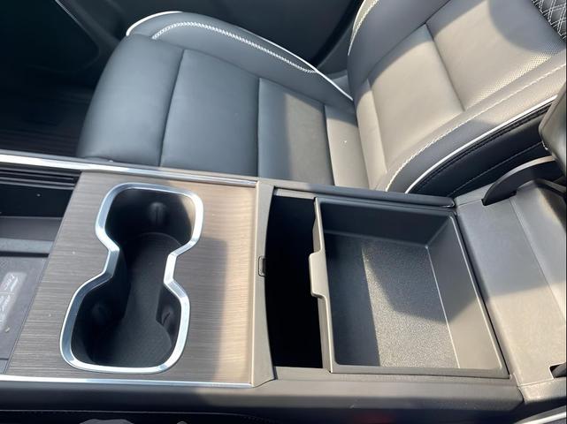 Photo of 2024 STERLING METALLIC GMC Acadia