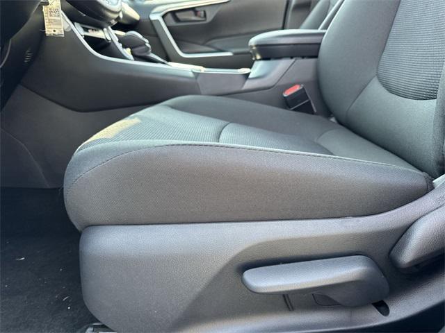 Photo of 2025 Ice Cap Toyota RAV4