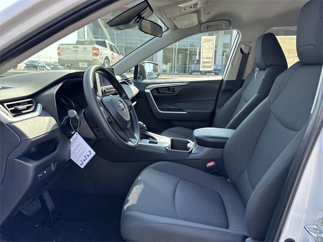 Photo of 2025 Ice Cap Toyota RAV4