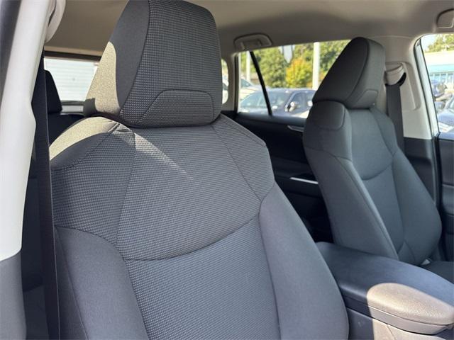 Photo of 2025 Ice Cap Toyota RAV4