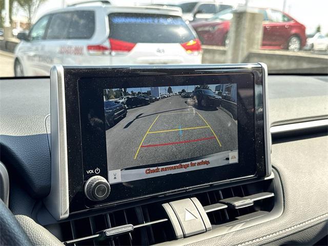 Photo of 2025 Ice Cap Toyota RAV4