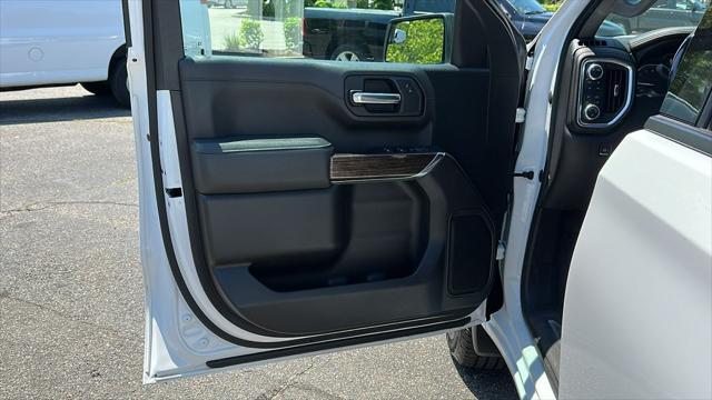 Photo of 2022 Summit White GMC Sierra 1500