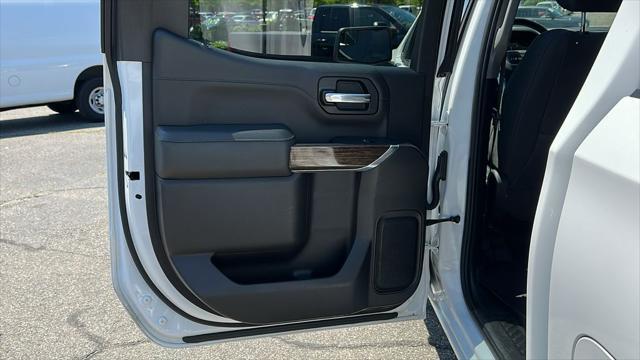 Photo of 2022 Summit White GMC Sierra 1500
