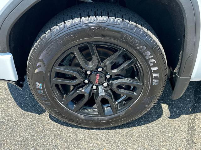 Photo of 2022 Summit White GMC Sierra 1500