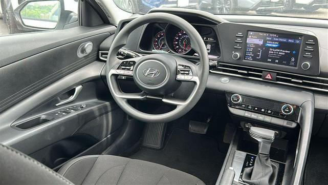 Photo of 2023 Quartz White Hyundai ELANTRA