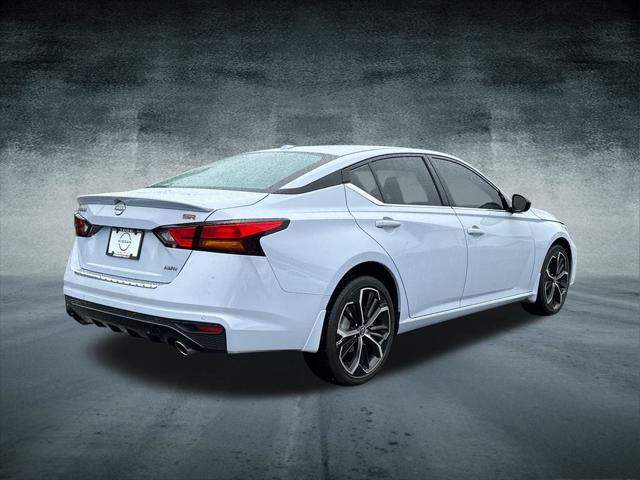 Photo of 2023 Gray Sky Pearl Nissan Altima