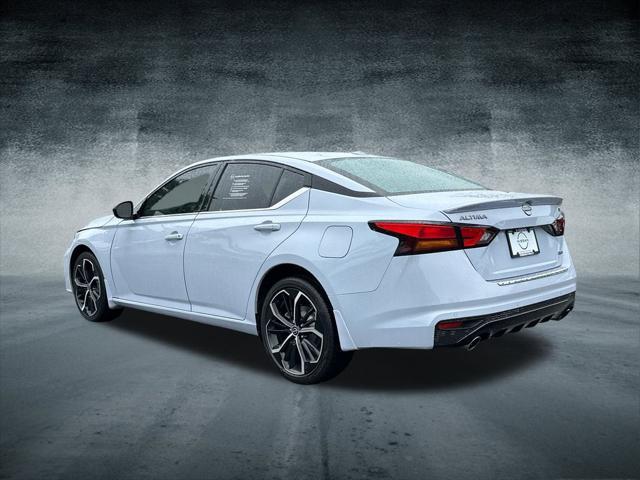 Photo of 2023 Gray Sky Pearl Nissan Altima