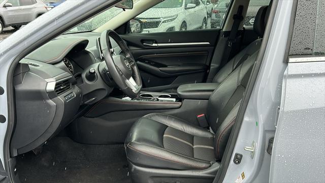 Photo of 2023 Gray Sky Pearl Nissan Altima