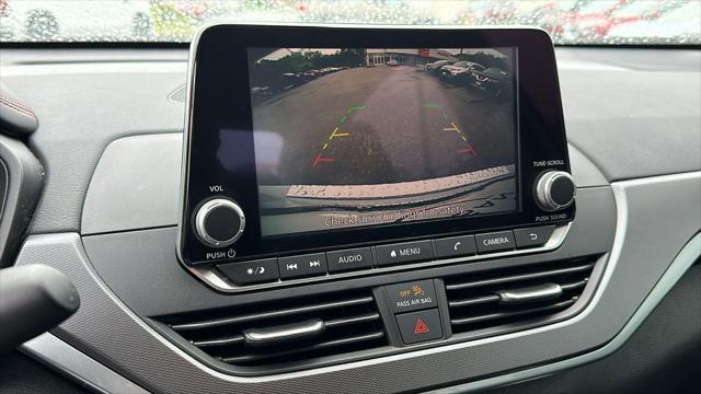 Photo of 2023 Gray Sky Pearl Nissan Altima