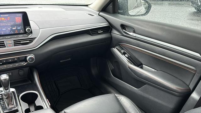 Photo of 2023 Gray Sky Pearl Nissan Altima