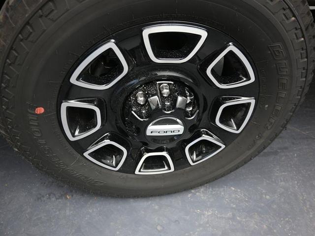 Photo of 2025 Star White Metallic Tri-Coat Ford F-250