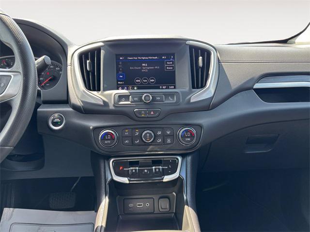 Photo of 2022 Quicksilver Metallic GMC Terrain