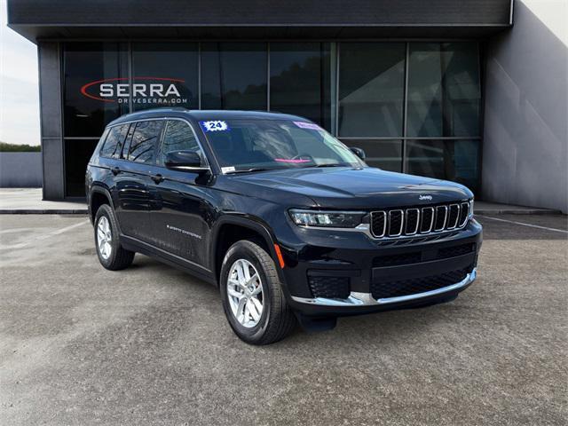 Photo of 2024 Diamond Black Crystal Pearlcoat Jeep Grand Cherokee L