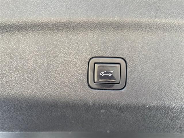 Photo of 2023 Crystal White Tricoat Cadillac Escalade ESV