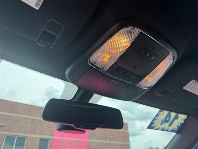 Photo of 2014 Granite Crystal Metallic Clearcoat Jeep Grand Cherokee