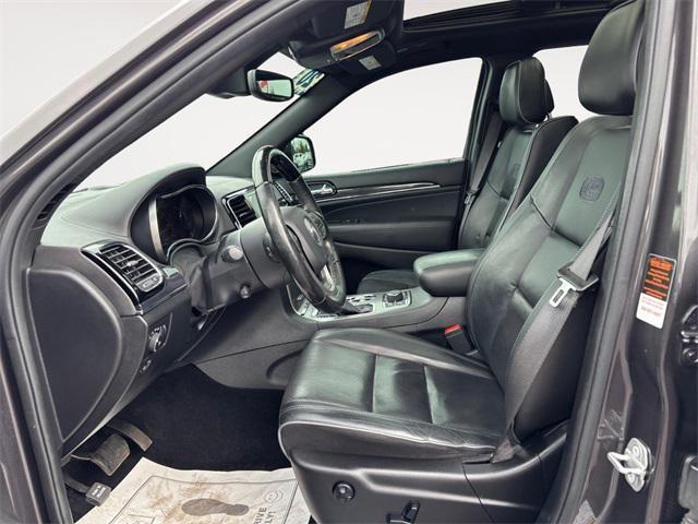 Photo of 2020 Granite Crystal Metallic Clearcoat Jeep Grand Cherokee