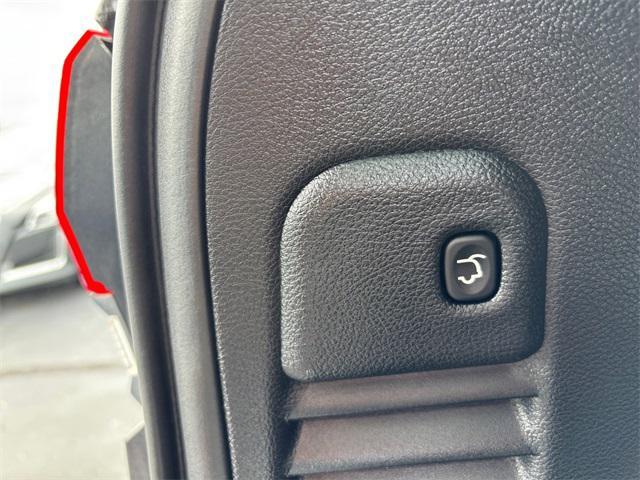 Photo of 2020 Granite Crystal Metallic Clearcoat Jeep Grand Cherokee