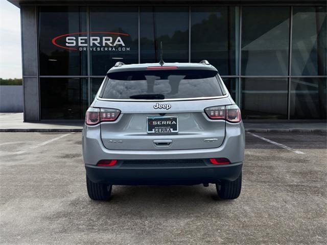 Photo of 2018 Billet Silver Metallic Clearcoat Jeep Compass