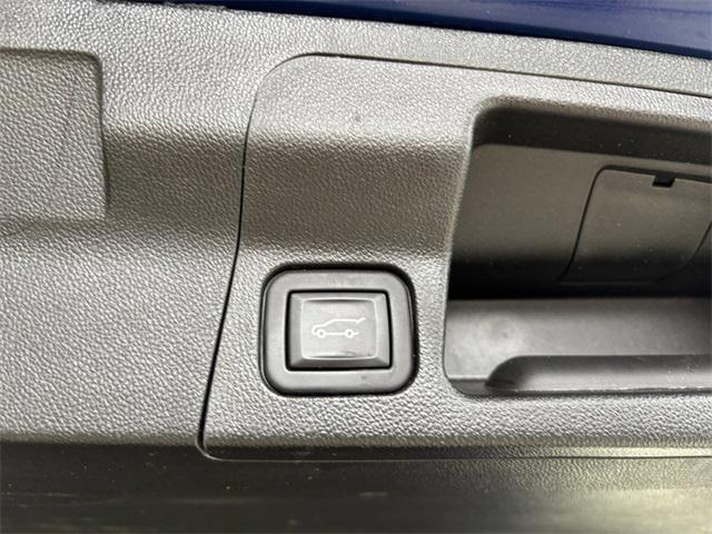 Photo of 2023 Ultra Blue Metallic GMC Acadia