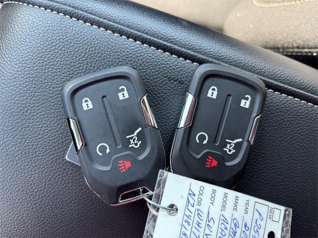 Photo of 2022 Summit White GMC Acadia