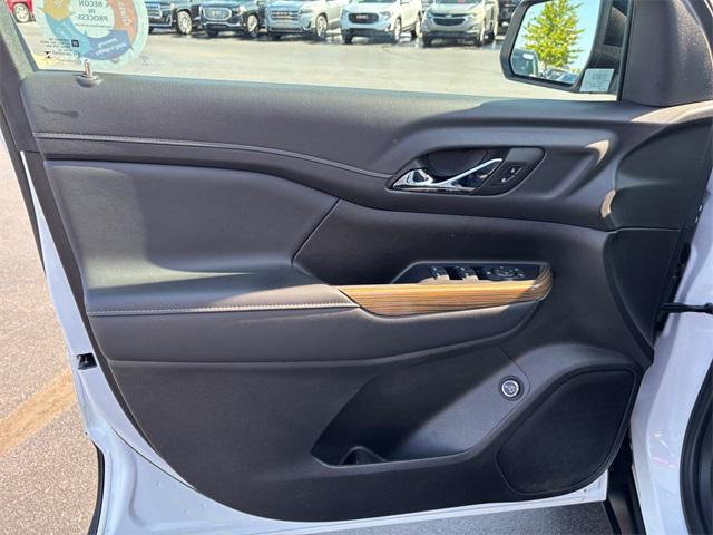Photo of 2022 Summit White GMC Acadia