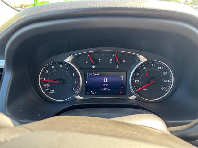 Photo of 2022 Summit White GMC Acadia