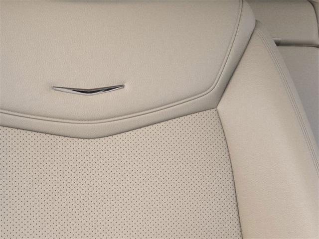 Photo of 2025 Crystal White Cadillac XT5