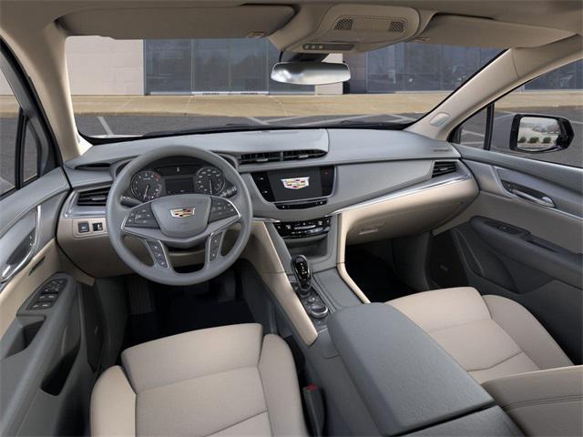 Photo of 2025 Crystal White Cadillac XT5