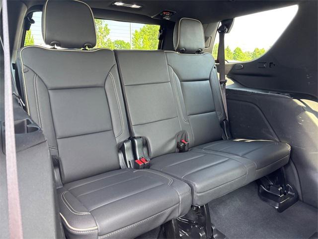 Photo of 2023 White Frost Tricoat GMC Yukon