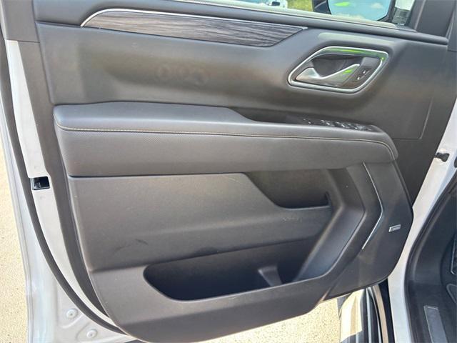 Photo of 2023 White Frost Tricoat GMC Yukon