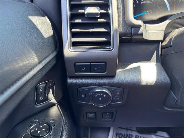 Photo of 2019 Agate Black Metallic Ford Expedition Max