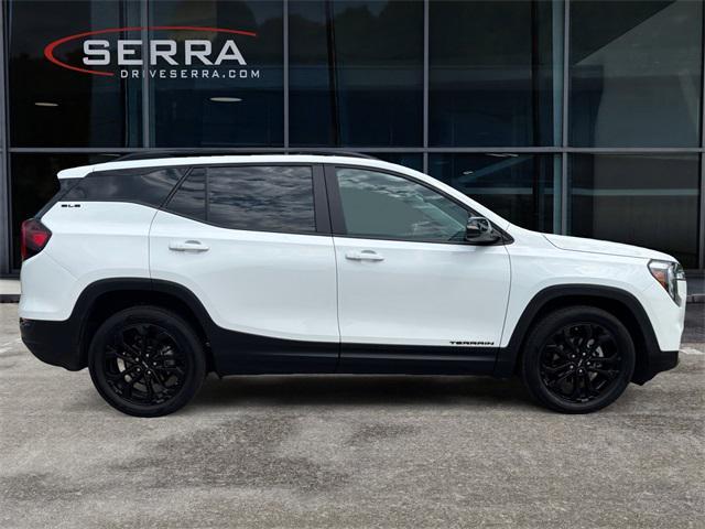Photo of 2022 Summit White GMC Terrain