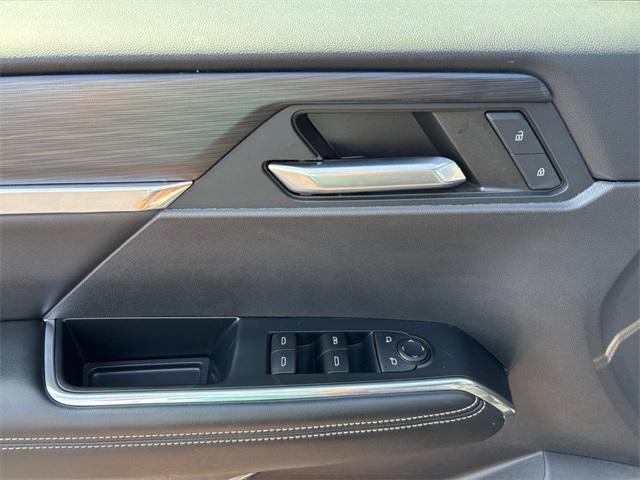 Photo of 2024 Ebony Twilight Metallic GMC Acadia