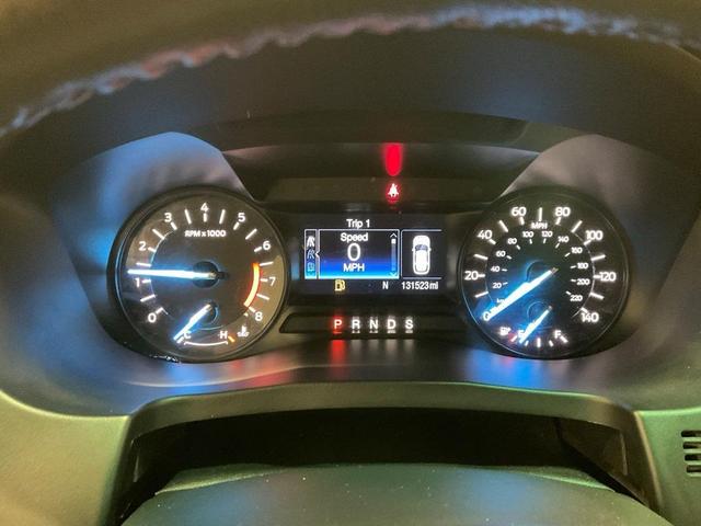 Photo of 2016 White Platinum Clearcoat Metallic Ford Explorer