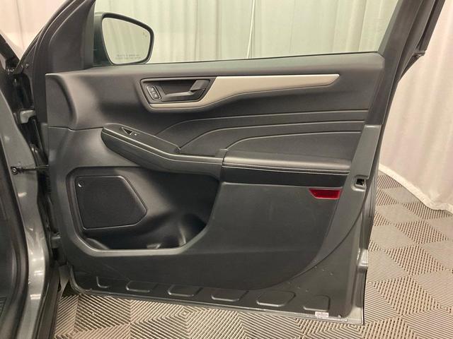 Photo of 2022 Carbonized Gray Metallic Ford Escape