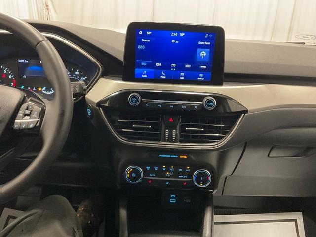 Photo of 2022 Carbonized Gray Metallic Ford Escape