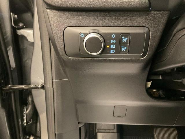 Photo of 2022 Carbonized Gray Metallic Ford Escape