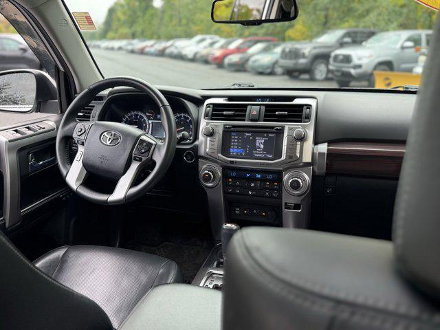 Photo of 2017 Classic Silver Metallic Toyota 4Runner