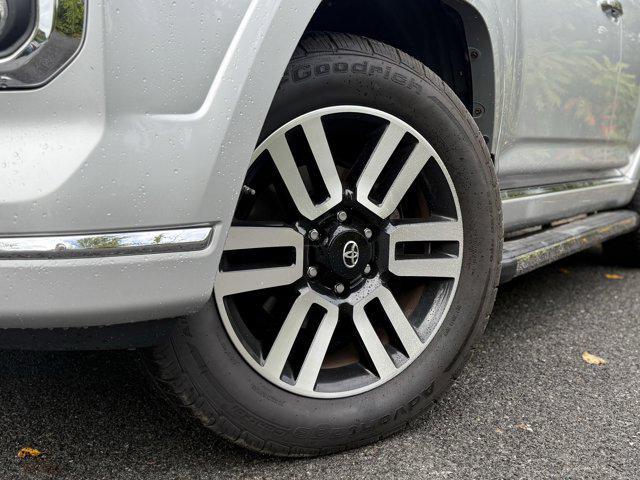 Photo of 2017 Classic Silver Metallic Toyota 4Runner