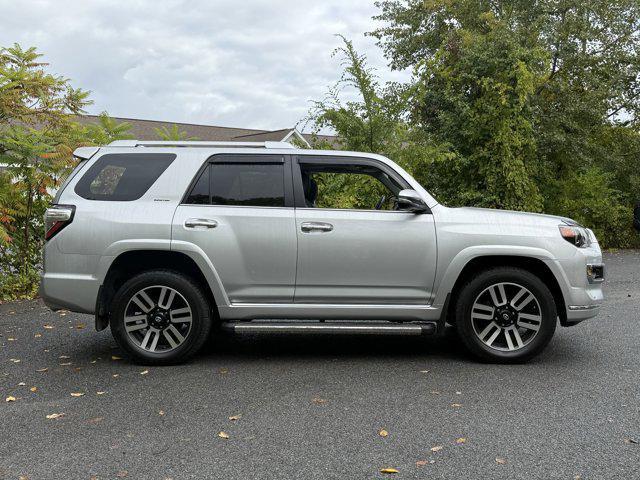 Photo of 2017 Classic Silver Metallic Toyota 4Runner