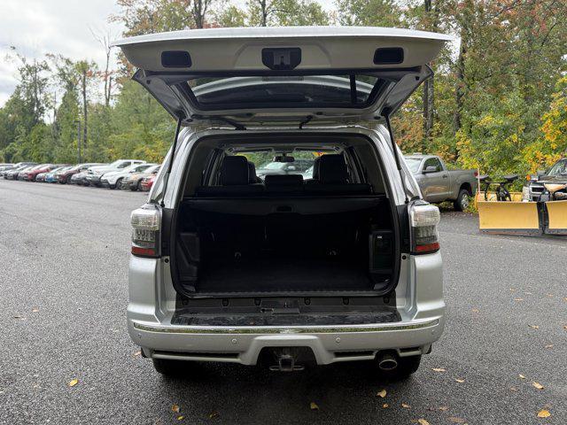 Photo of 2017 Classic Silver Metallic Toyota 4Runner
